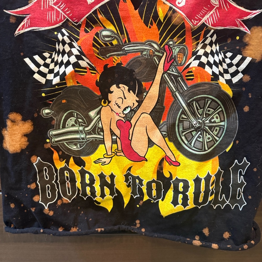 Betty Boop Cropped Graphic  T-Shirt - Picture 4 of 6